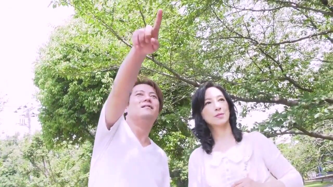 美熟女と地元を思い出散歩〜 -