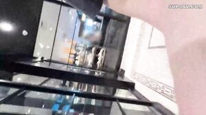 148cm Tall 18-year-old Cafe Girl. A Sweaty Big Cock Mak